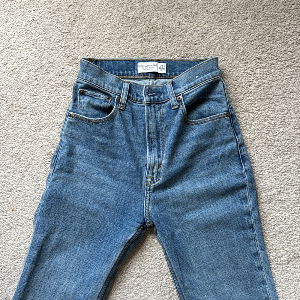 Abercrombie Jeans - Picture 6 of 7